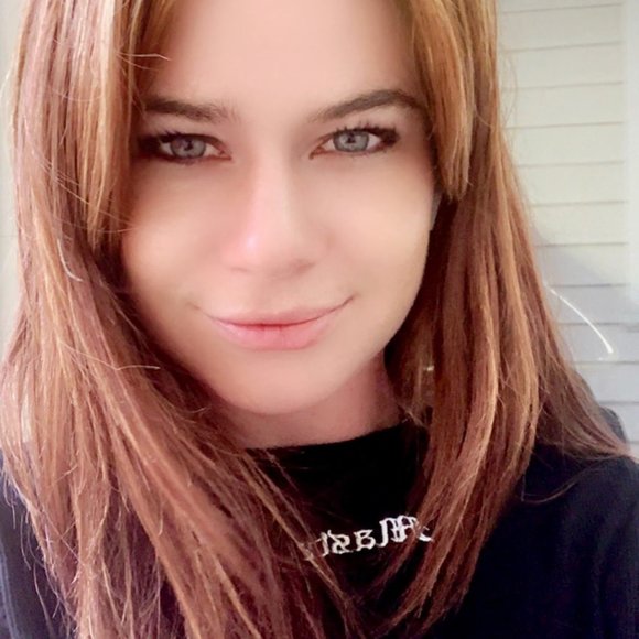 Meet your Posher, Laura - Picture 5 of 8